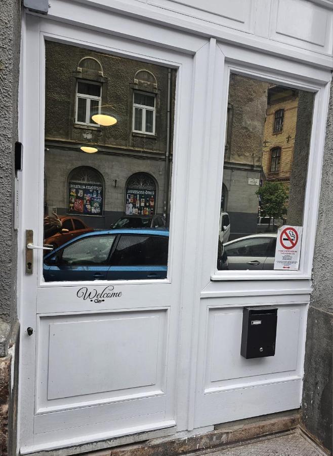 7Dab 7 Contactless Self Check-In Budapeste Exterior foto